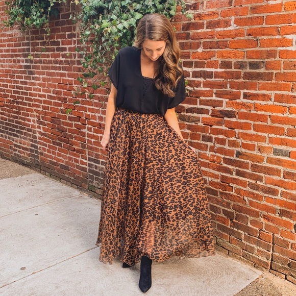 SHEIN Dresses & Skirts - NWOT High Waist Leopard Print Skirt with waist tie